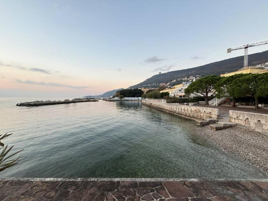 Апартаменты Amedeo'S Sea House Триест Экстерьер фото